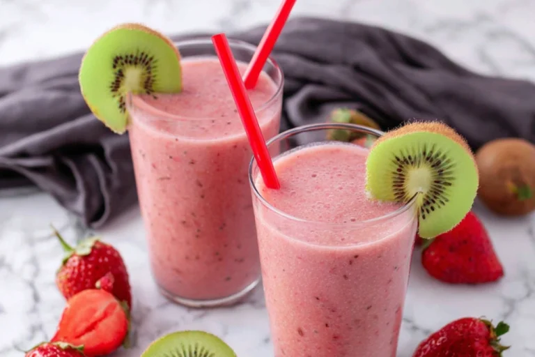 4-ingredient Strawberry Kiwi Smoothie - Creamy Smoothies