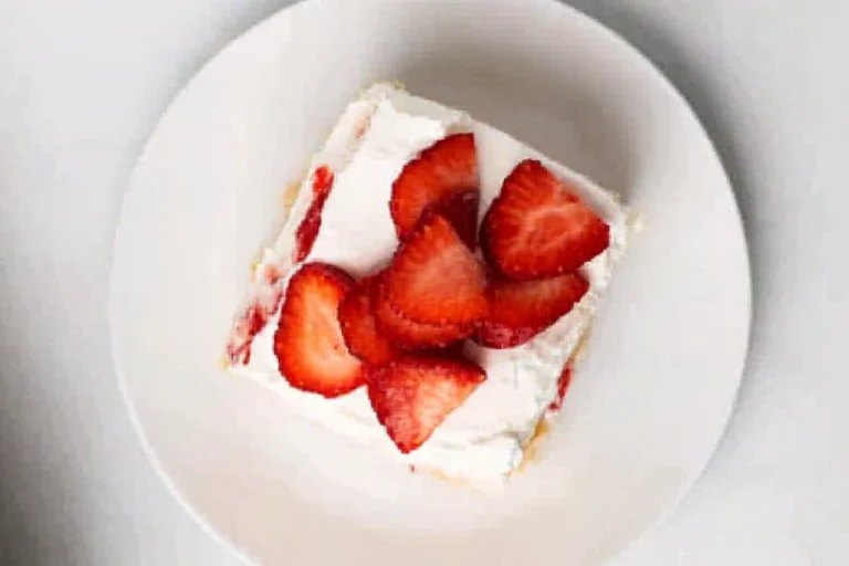 Easy Strawberry Tiramisu